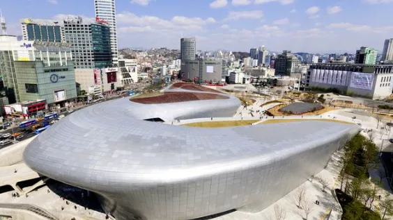 DDP (Dongdaemun Design Plaza)
